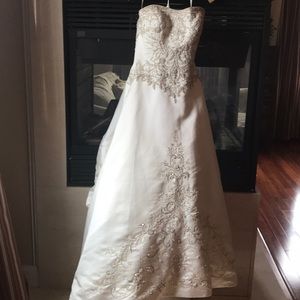 Wedding gown
